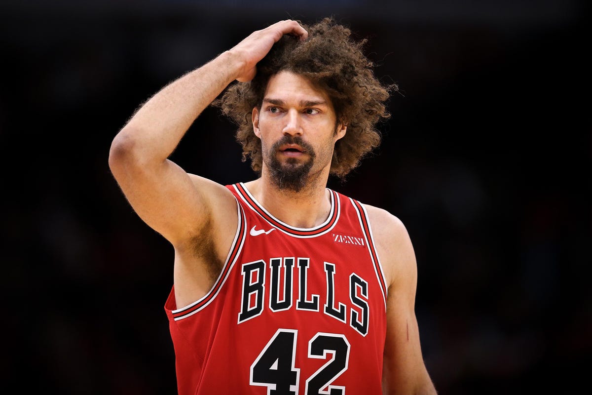 Robin Lopez During The Match Playing For The Bulls