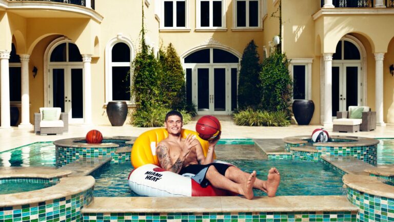 Tyler Johnson enjoying in the pool