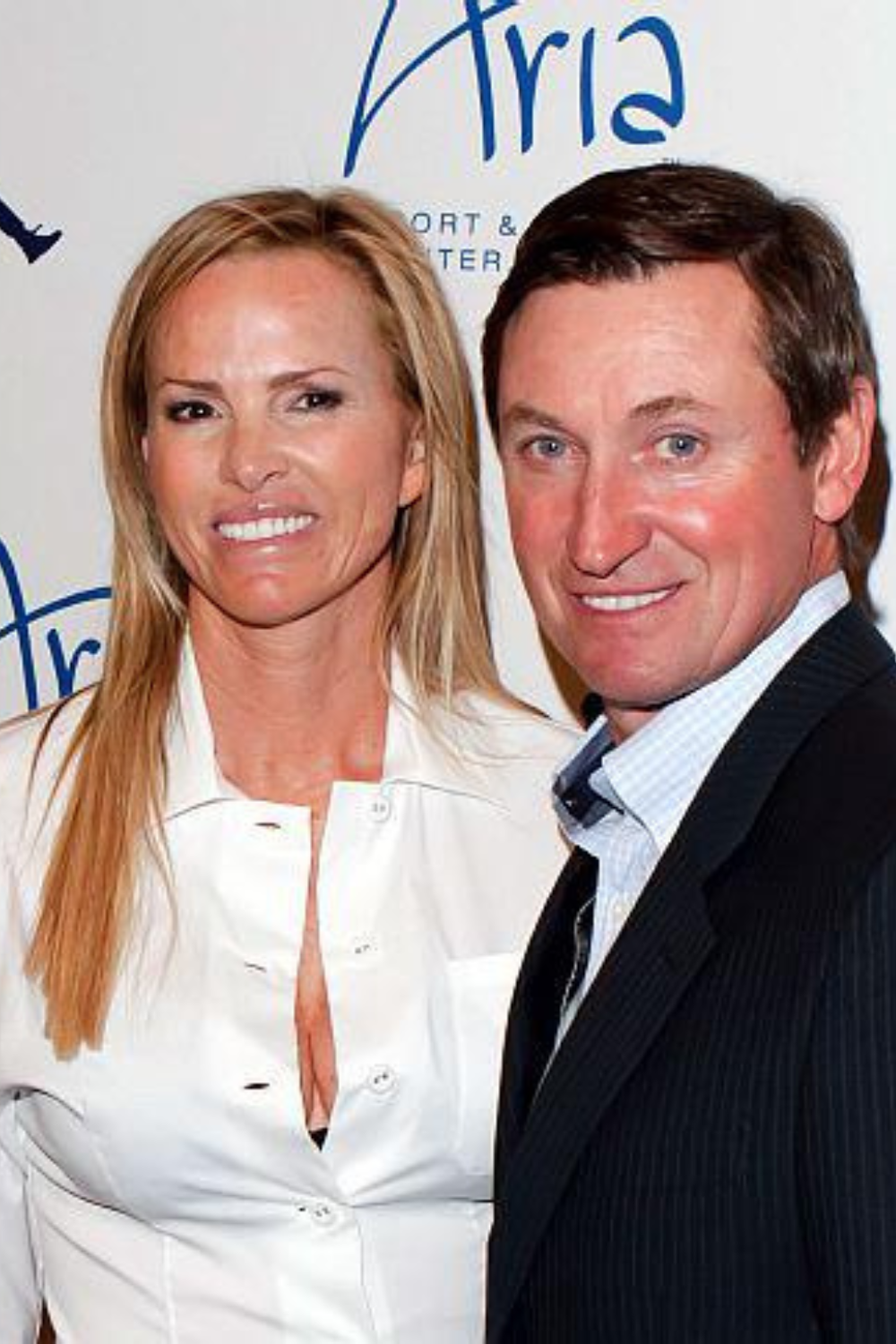 Janet Jones With Her Husband Wayne Gretzky