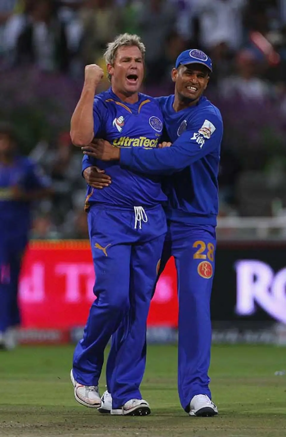 warne-with-his-RR-teammate