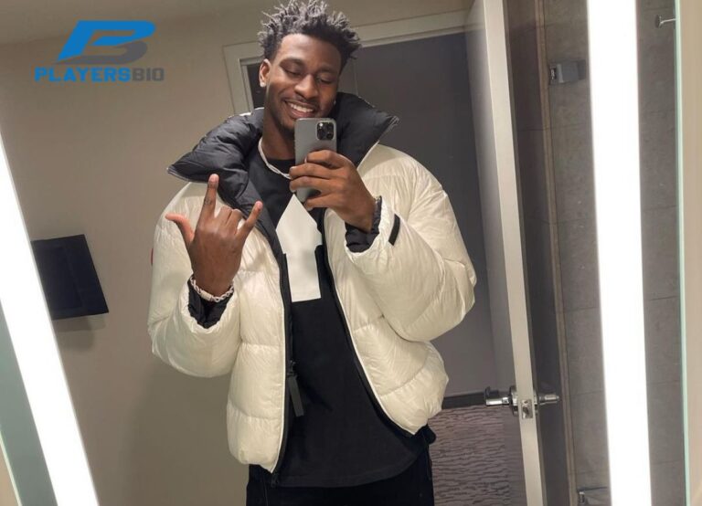 Jaren Jackson Jr. Taking Selfie
