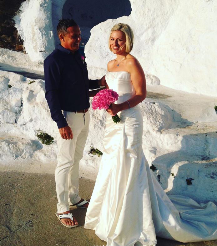 Rebecca-and-Paul-wedding-at-Sartorini-Greece