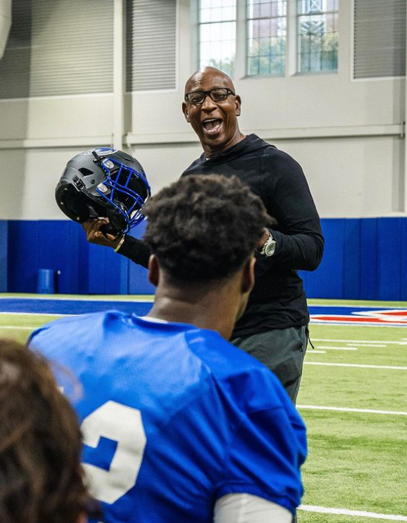 Eric Dickerson Giving Instructions At SMU Football Team 