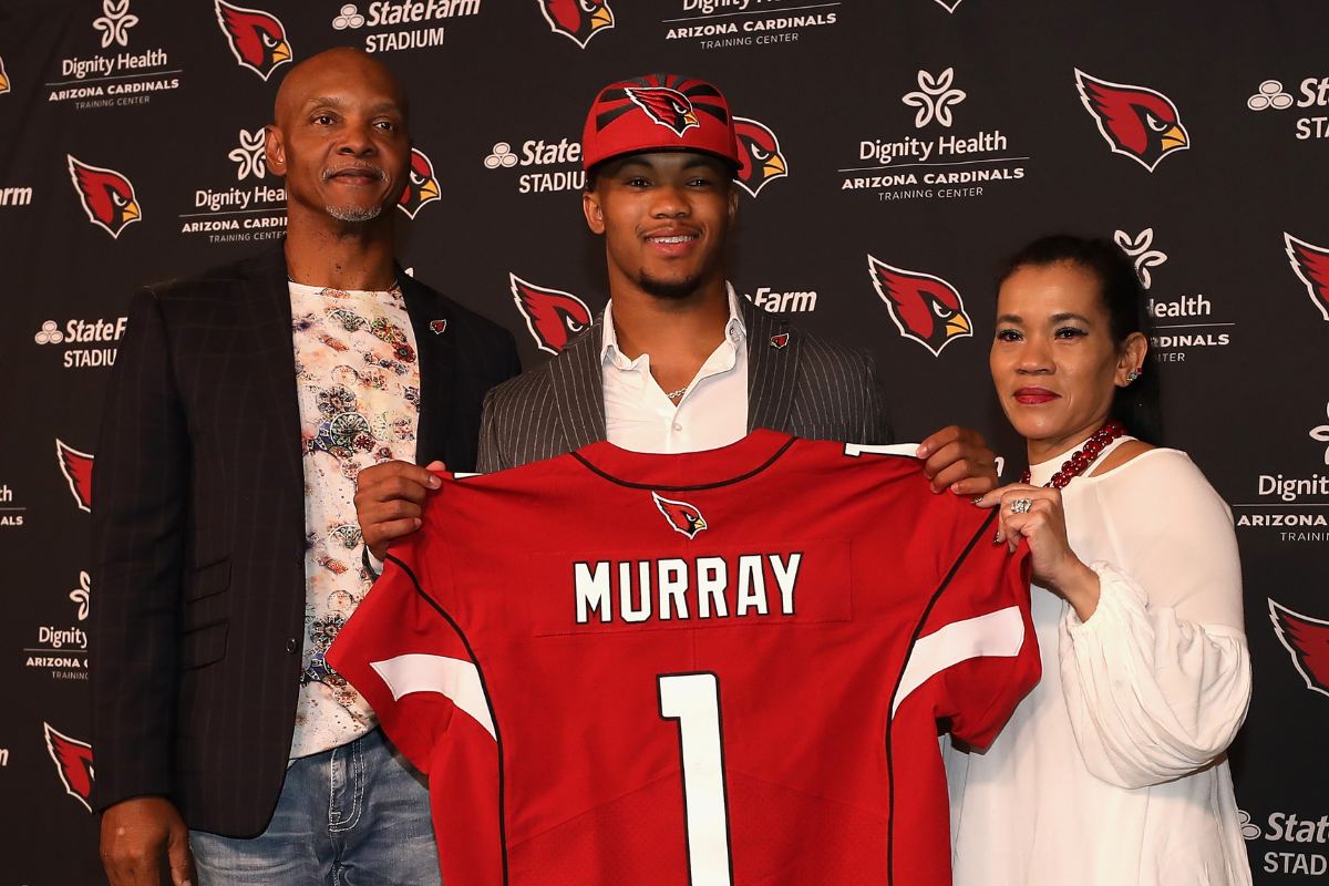 murray-with-his-parents-during-cardinals-presentation