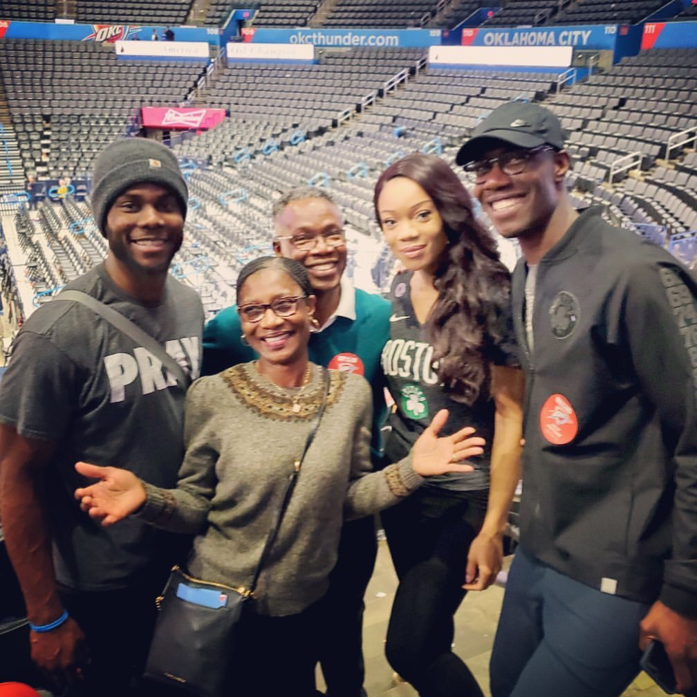 Semi Ojeleye with his family (Source: Instagram)
