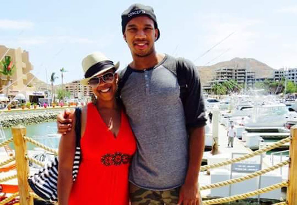 Avery Bradley with his mother (Source bostonglobe.com)