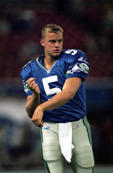 Brock Huard player worn jersey patch football card (Seattle Seahawks) 2000  Pacific Omega #9 at 's Sports Collectibles Store