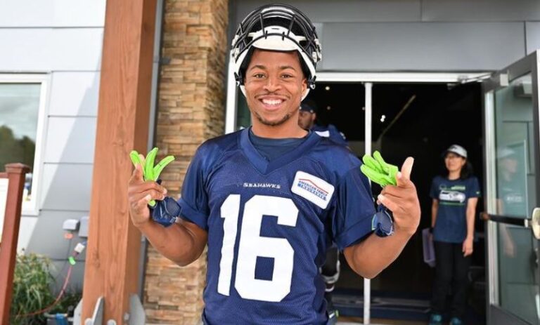 Tyler Lockett smiling