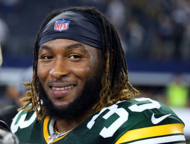 nfl player aaron joness