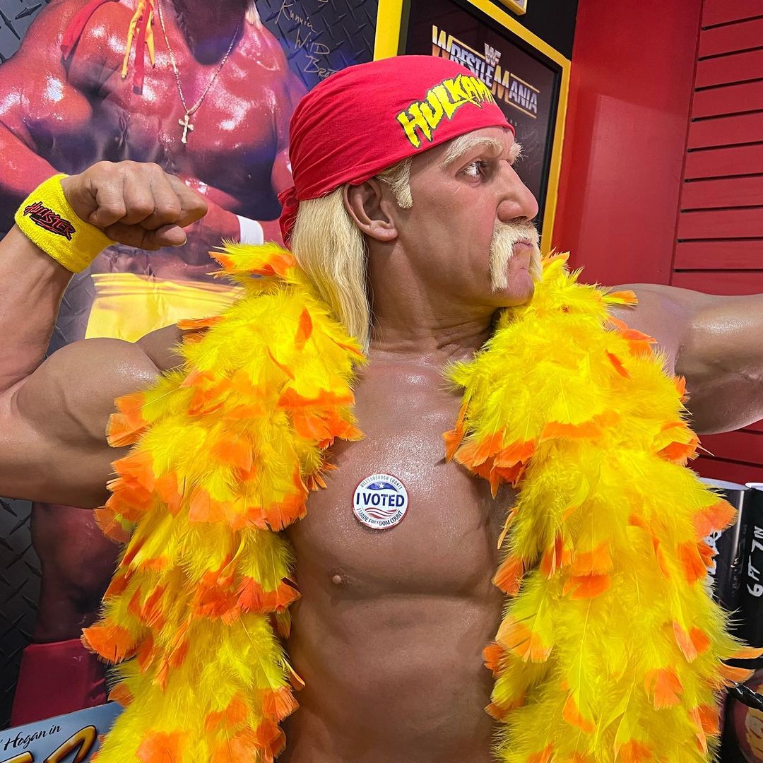 Hulk Hogan Flexing His Muscle 