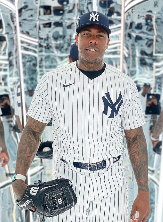 Aroldis Chapman Height, Weight, Age, Girlfriend, Family, Facts