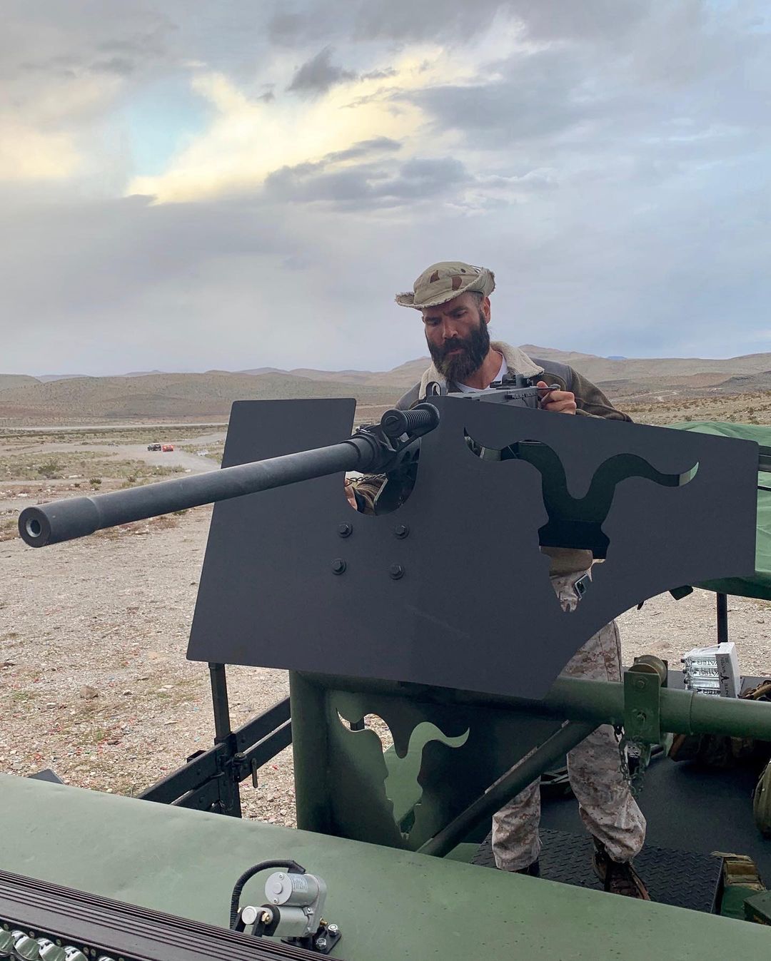 Dan Bilzerian Using Tanks