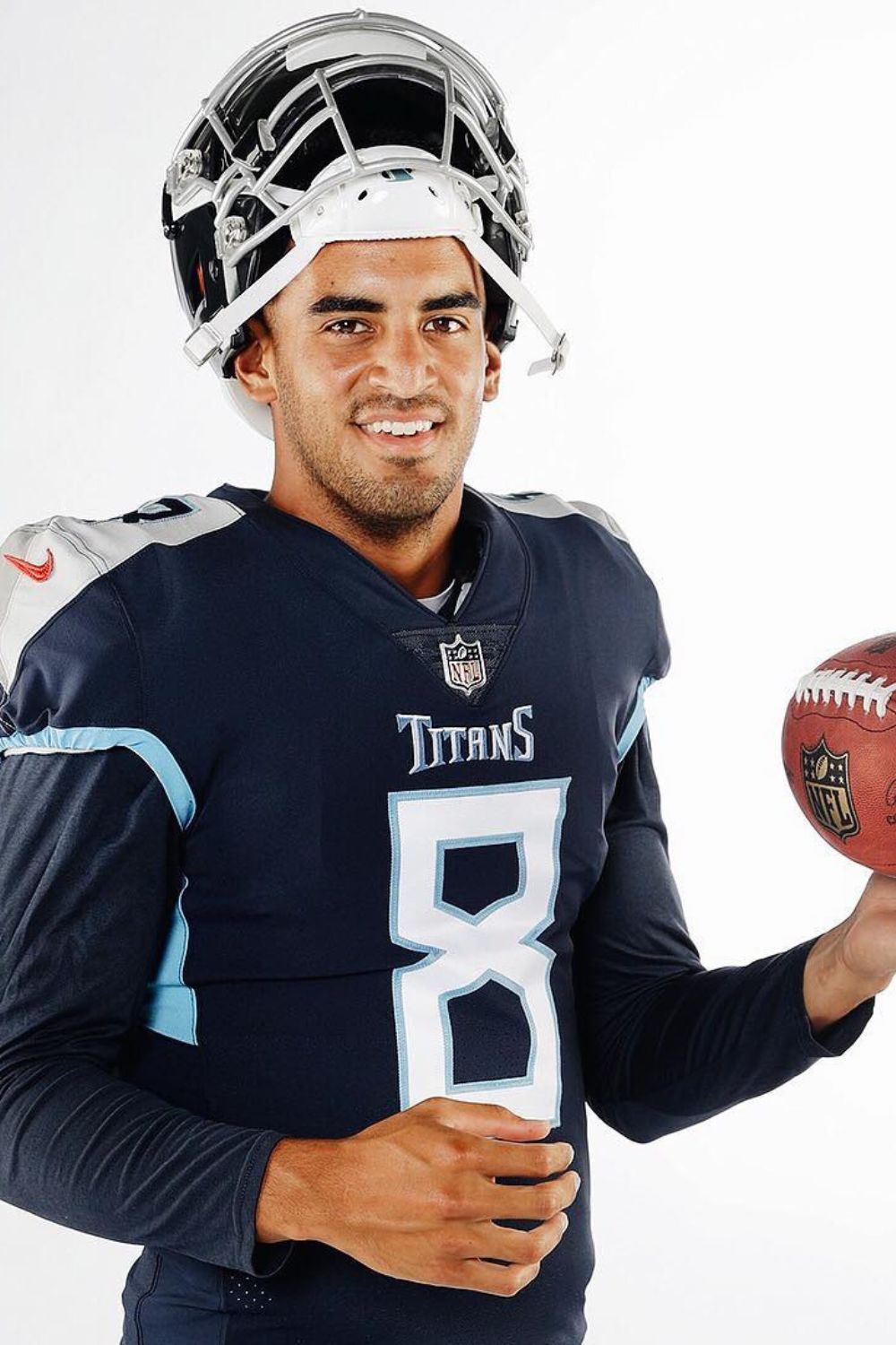 Raiders News: Marcus Mariota Announces Engagement After Proposing To  College Sweetheart 