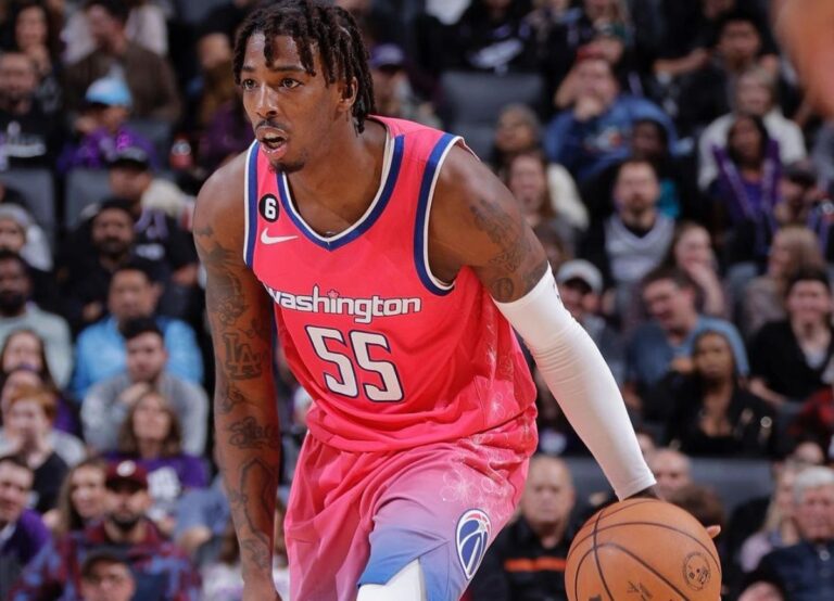 Delon Wright On The Court