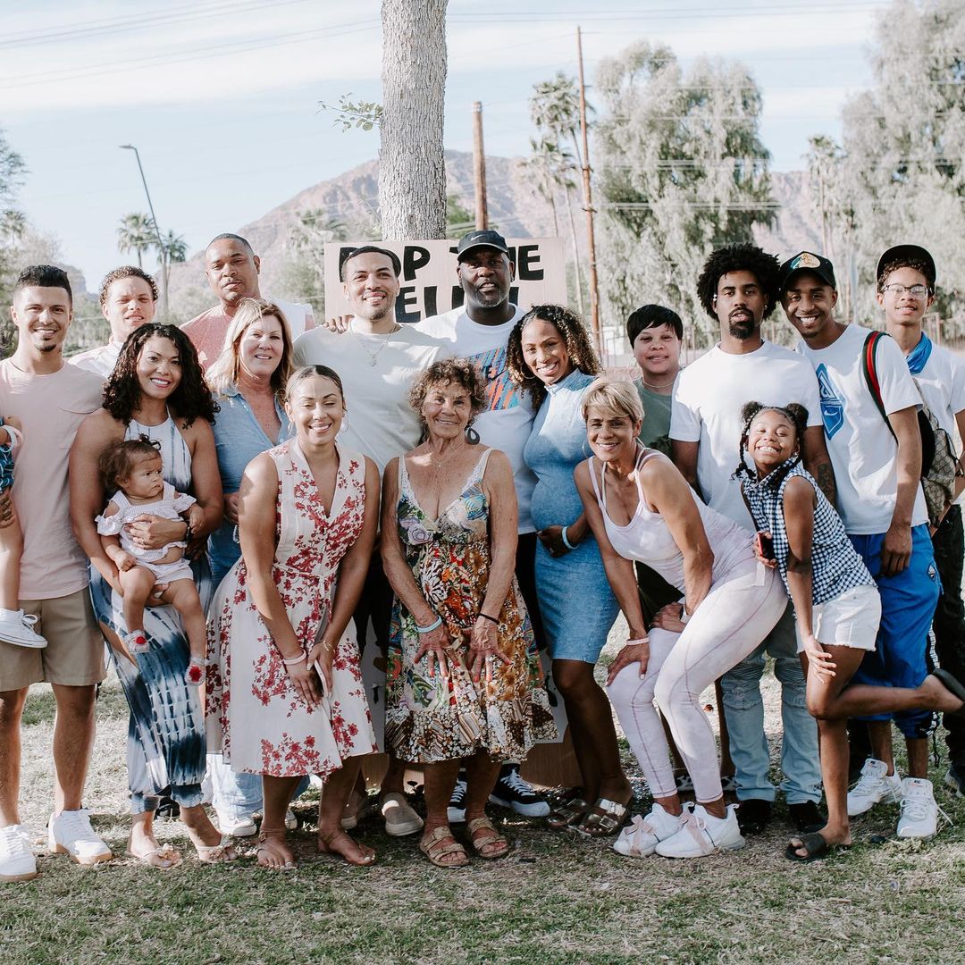 Gary Payton With His Family