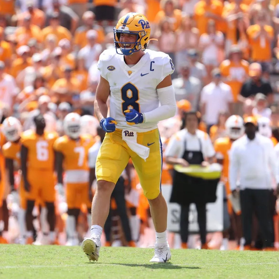 Kenny Pickett Playing College Football For The Pittsburgh Panthers (