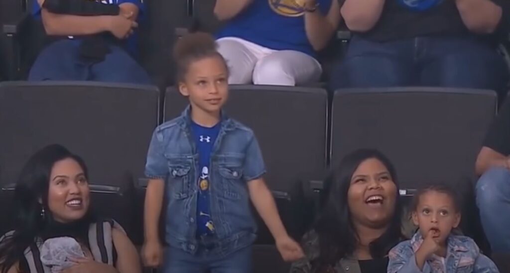 Riley-Curry-dancing-like-her-father