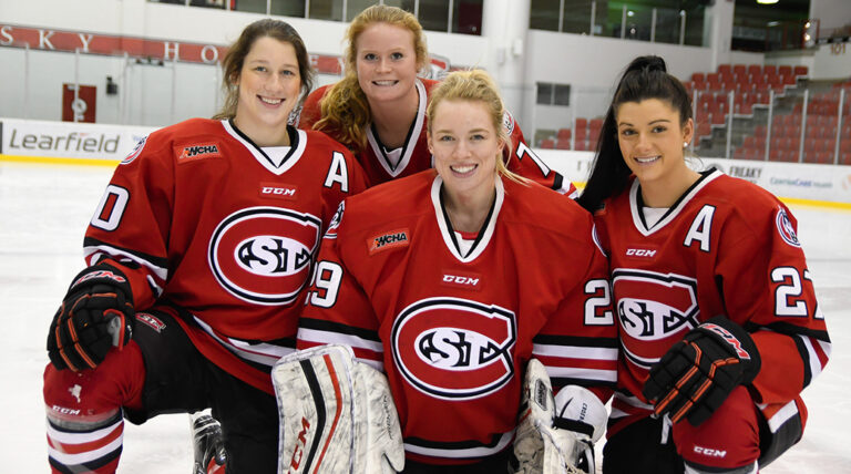 Taylor Crosby With Her Hockey Team