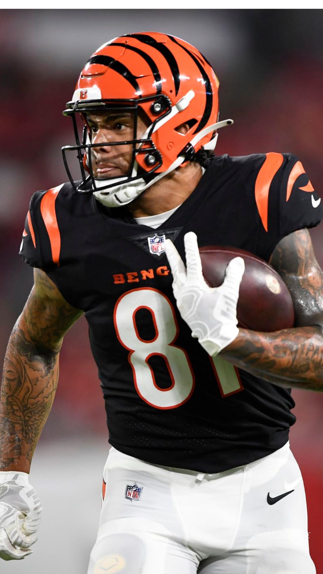 Cincinnati Bengals' Thaddeus Moss, left, makes a catch against Michael  Thomas during practice at the NFL football team's training facility in  Cincinnati, Thursday, Aug. 4, 2022. (AP Photo/Aaron Doster Stock Photo -  Alamy