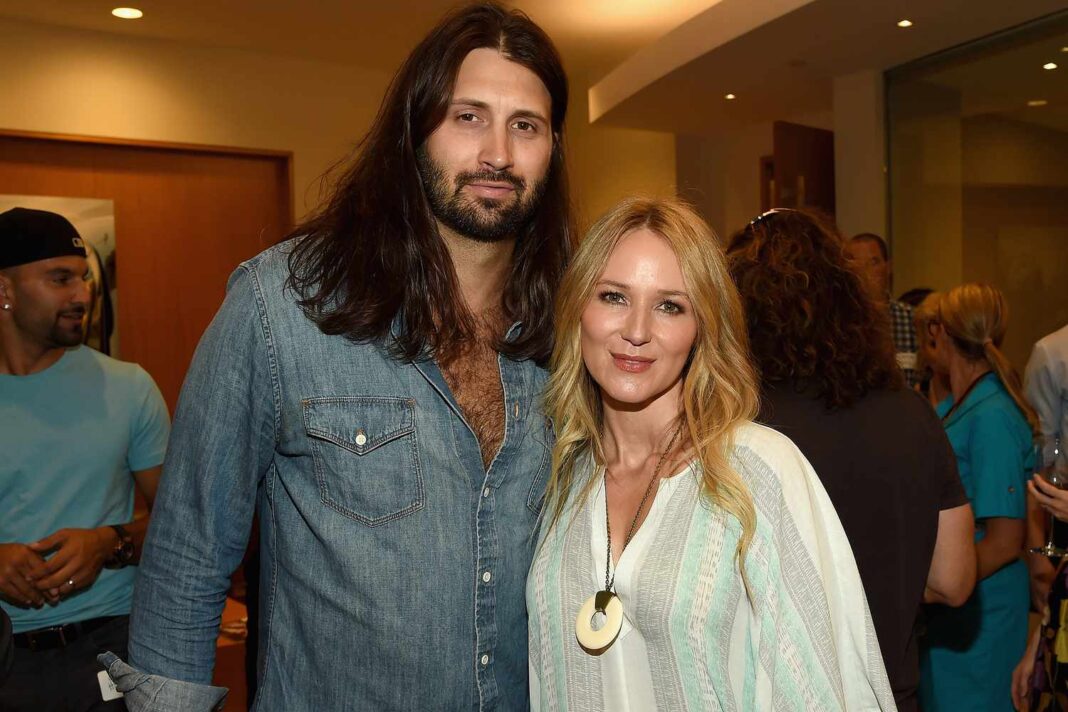 Charlie Whitehurst Bio Early Life, NFL, Girlfriend Jewel & Net Worth