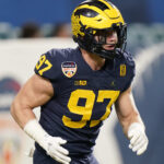 Aidan-Hutchinson-in-the-Michigan-Wolverines-jersey (Source: ClickOnDetroit)
