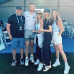 Aidan-Hutchinson-with-his-family (Source: Instagram)