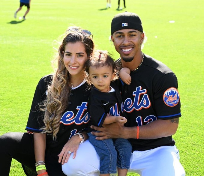 Francisco With His Wife And Daughter
