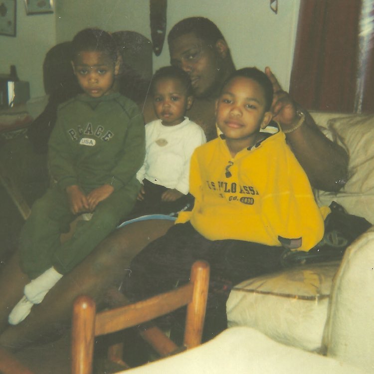Orlando Brown Sr. With His Children 