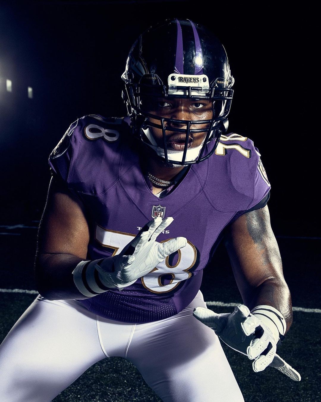 : ORLANDO BROWN BALTIMORE RAVENS 8X10 SPORTS ACTION PHOTO (MM) :  Sports & Outdoors