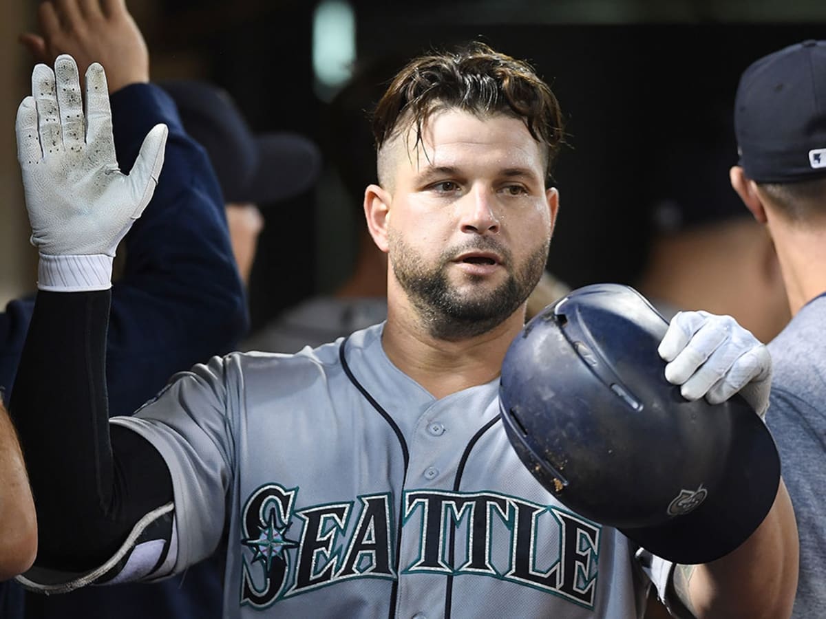 Yonder Alonso, Yainee's Brother