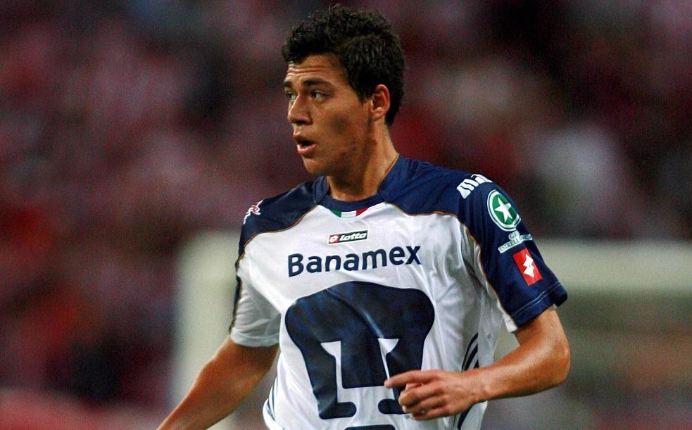hector-moreno-playing-for-UNAM