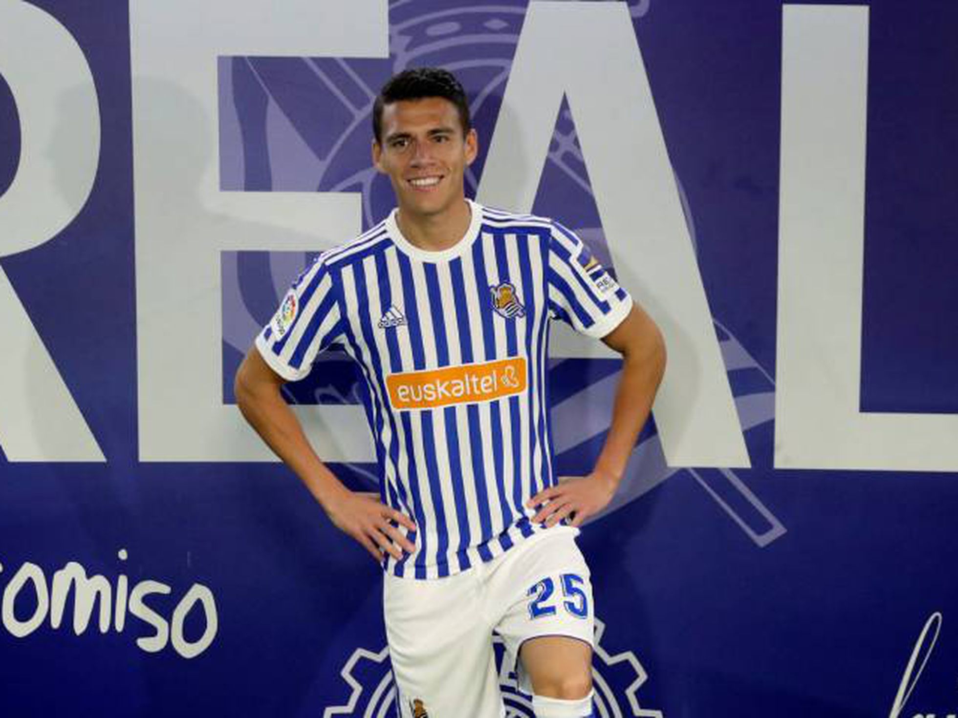 moreno-in-real-sociedad-jersey