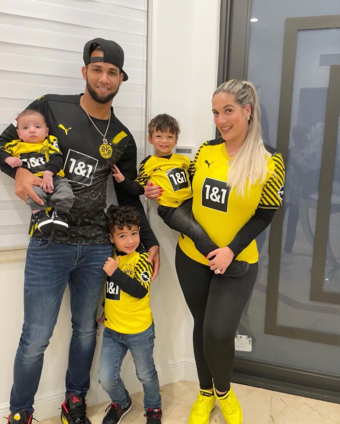 Lourdes With His Wife And Sons