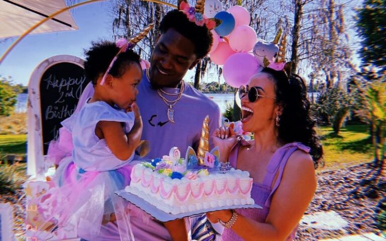 Davontay Moore With Her Husband And Daughter