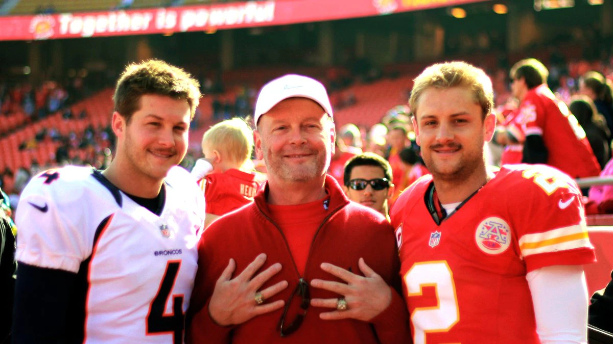 Dustin Colquitt With His Father & Brother