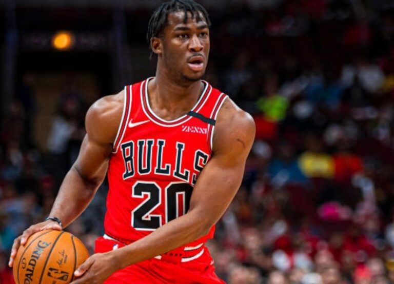 Adam Mokaoka In Bulls