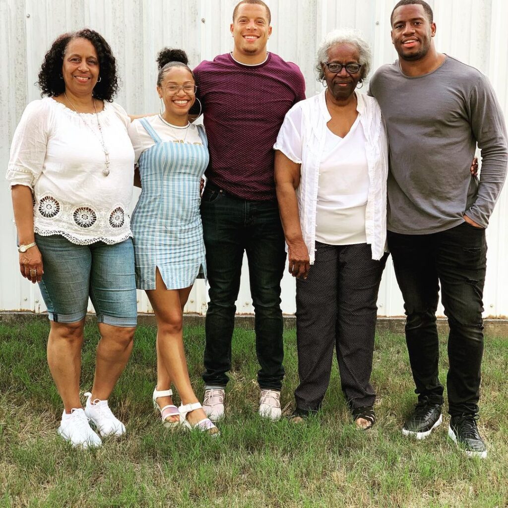 Nick Chubb With His Brother, Zach, And Other Family Members