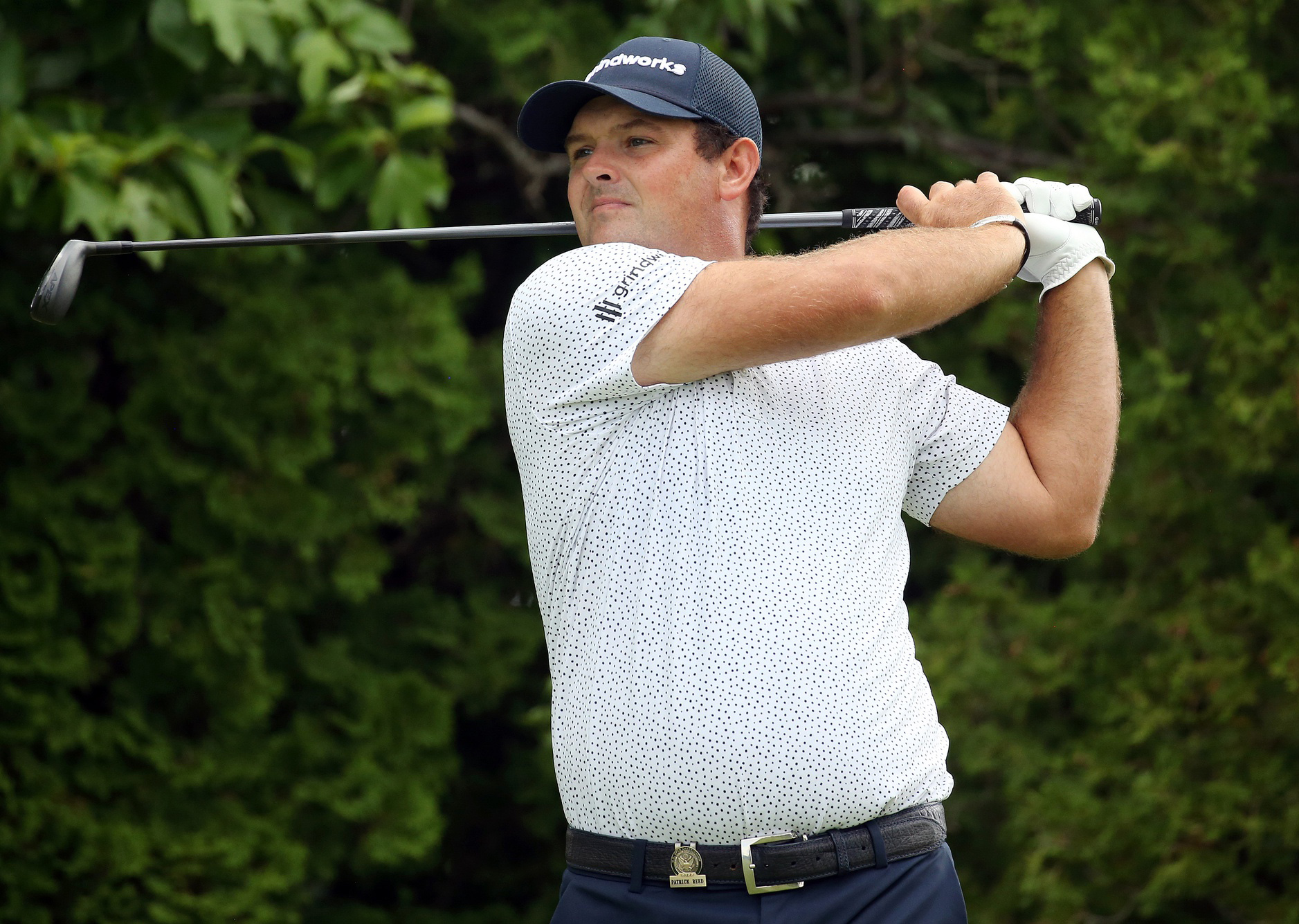 patrick-reed-swinging-his-club