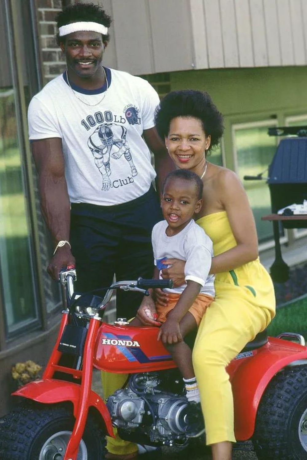 Walter Payton With His Wife Connie and Son Jarrett Payton 