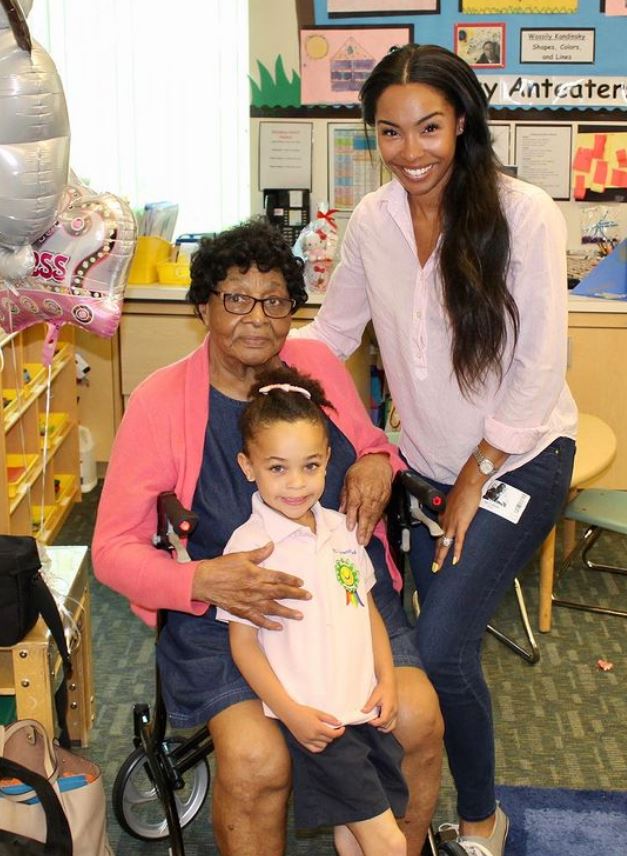 Aja With Her Grandma And Daughter Ava