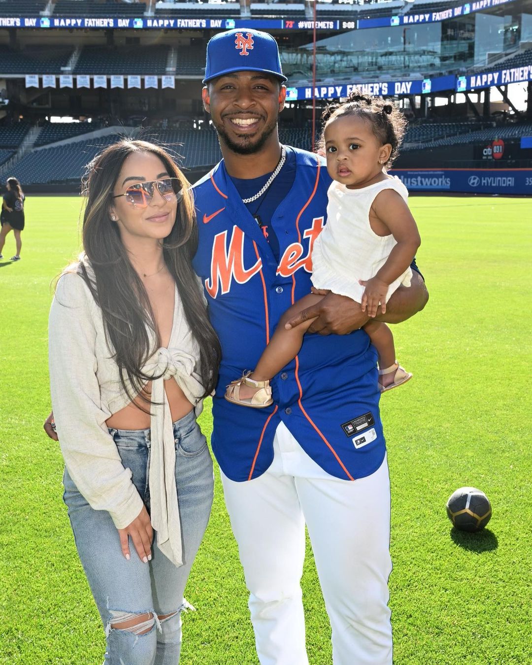 Joely Rodriguez With His Wife And Kid 