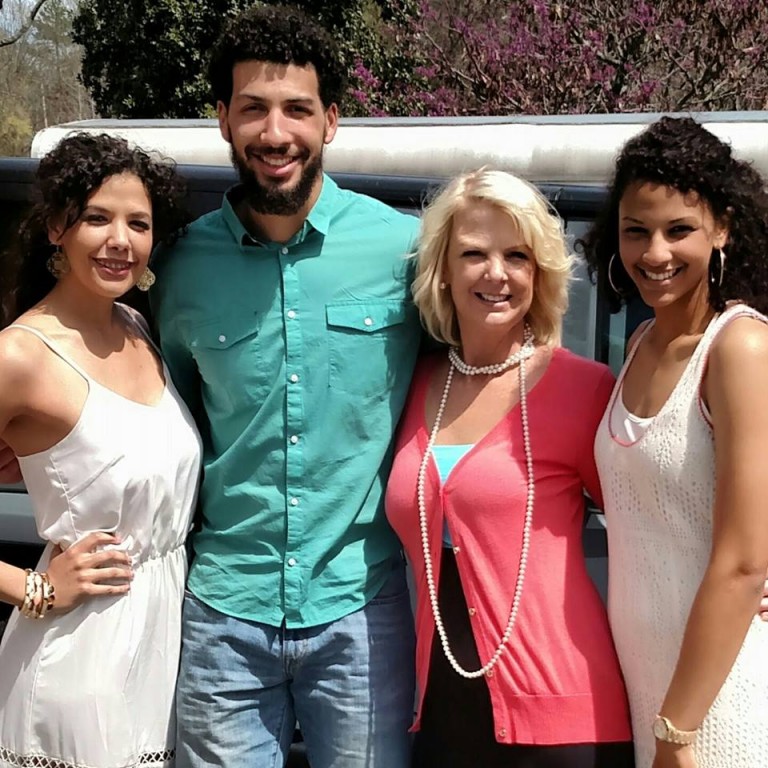 Anthony Gill With His Mother Wife & Sister 