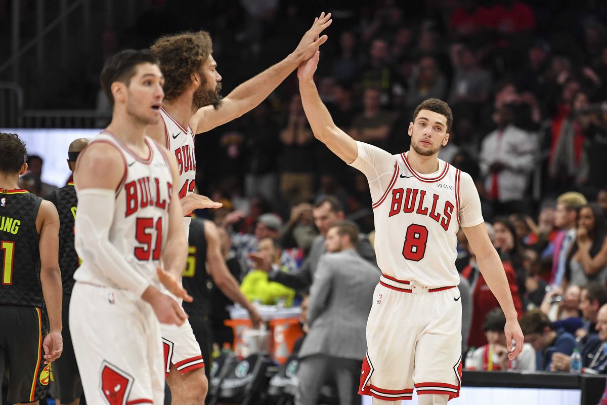 Chicago Bulls Players Giving Each Other High-Five After Winning The Match Against Atlanta Hawks 