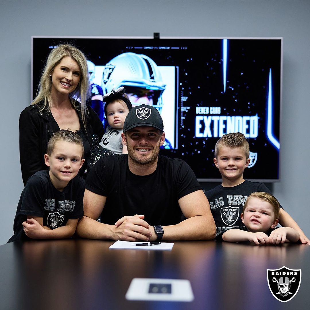 Derek Carr With His Family
