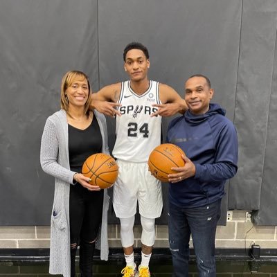 Devin Vassell With His Parents