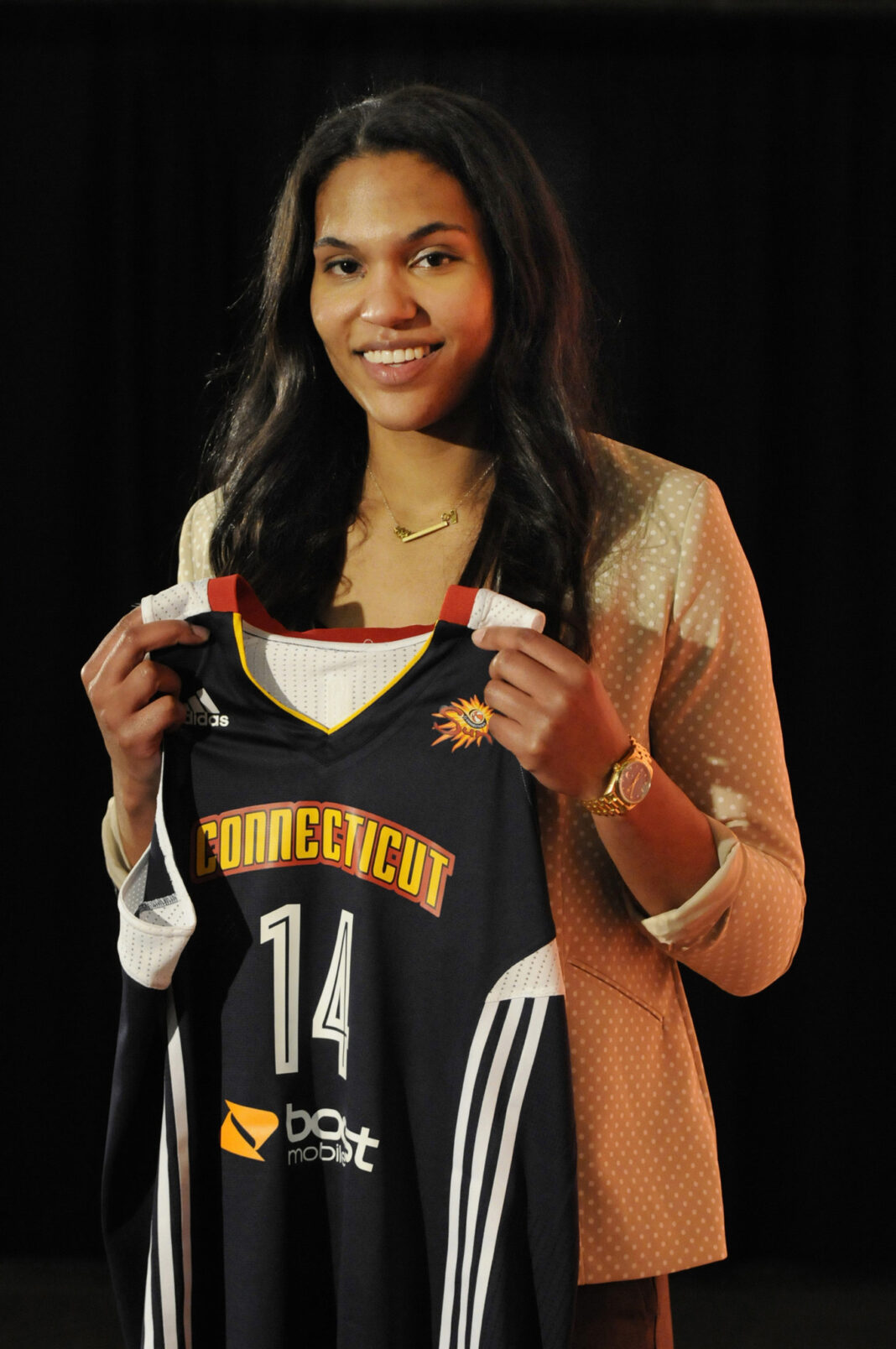 10 Highest Paid WNBA Players - Players Bio