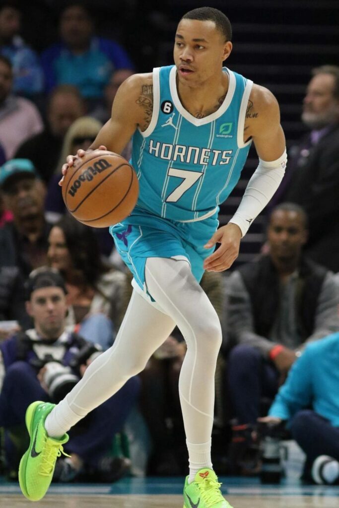 Bryce McGowens Bio: Family, Net Worth & Salary - Players Bio