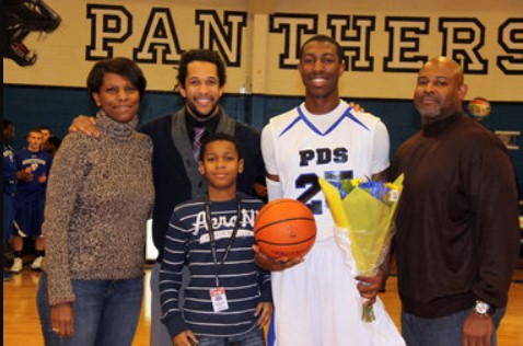 Davon Reed With His Family And Head Coach Of PDS Paris McLean