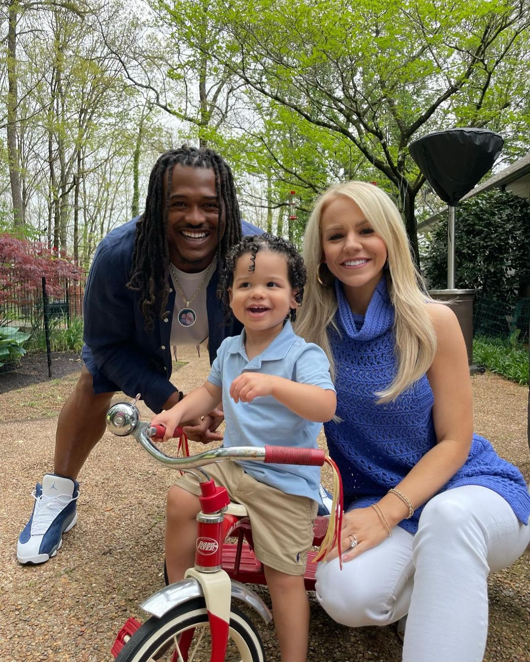 Dont'a Hightower With His Family