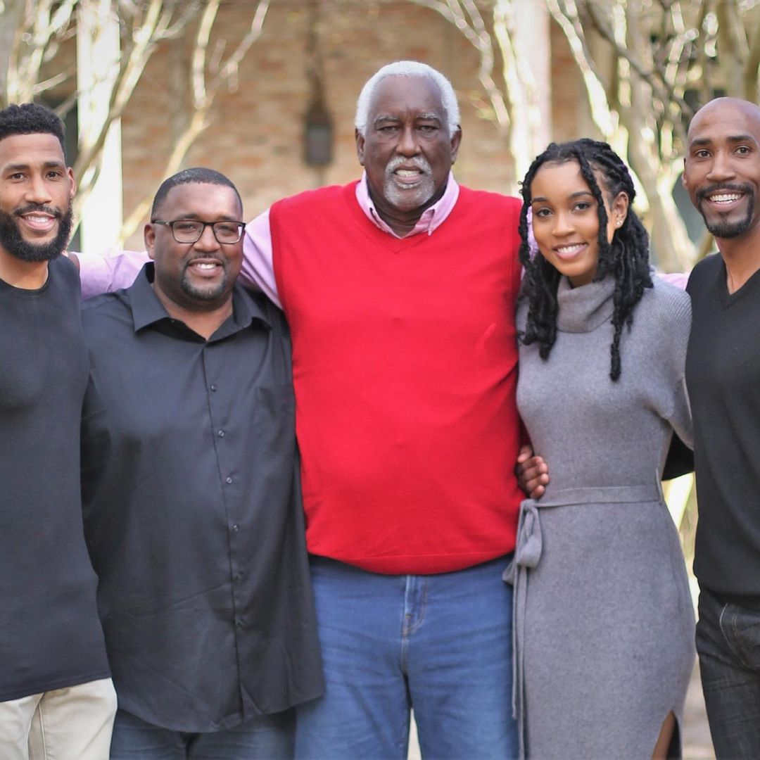 Garrett Temple With His Father And Siblings